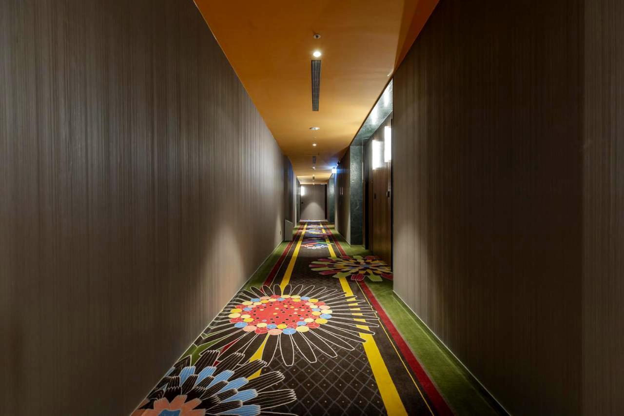 Inhouse Hotel Grand Taichung Exterior photo